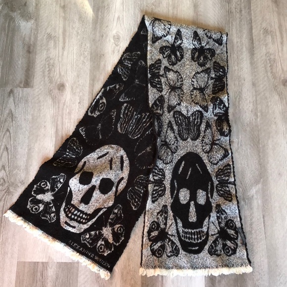 Alexander McQueen Accessories - 🖤Alexander McQueen Scarf🖤